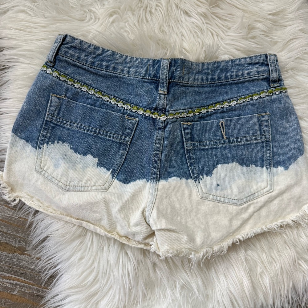 Free People Embroidered Cut off Shorts Dip Tie Dye - Picture 5 of 5